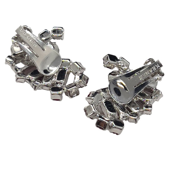 Vintage Signed Kramer Ruby Red Baguette &  Chaton Rhinestone Clip Earrings - Picture 6 of 7